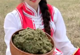 小姐姐吃零食的,小姐姐的悠闲午后