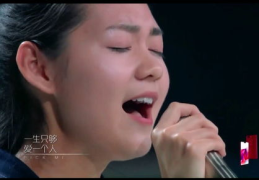 美女桌面壁纸流鼻血,揭秘为何让人流鼻血”