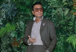 震恐！林英雄恋情曝光女方竟是网红“七七”！，翻车！“朱七七”被男星公然讨薪称其扣压左券、欠薪上万（吃瓜！影帝白月光曝光正在恋综狂宠阴毒女配）